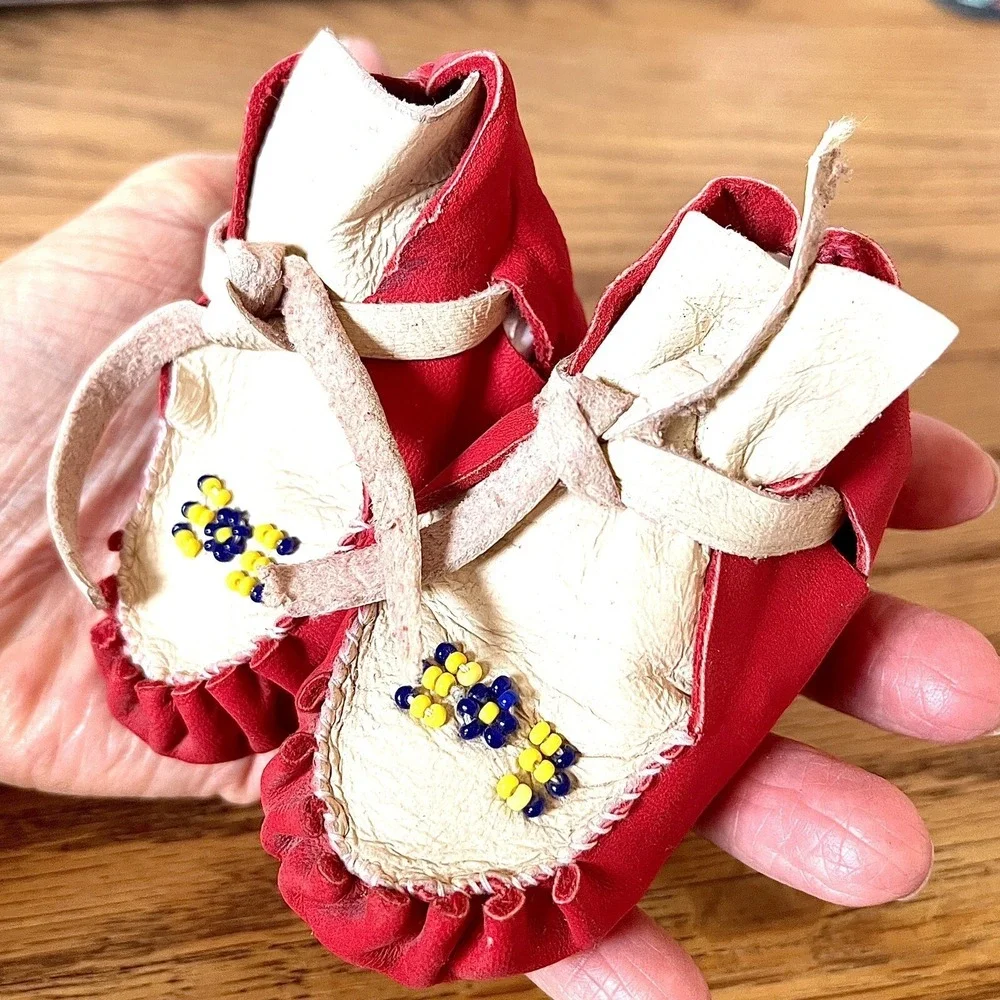 Handmade VTG Navajo Baby Moccasins 50s Deer Skin Leather Sz 0 Beaded Red Booties